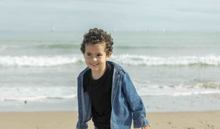 Quels vêtements de plage pour enfant choisir pour profiter pleinement des journées au bord de l’eau ?