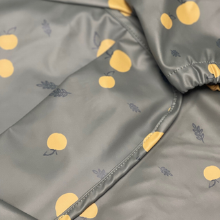 Bavoir imperméable avec manches Pommes (12 Mois - 4 Ans)